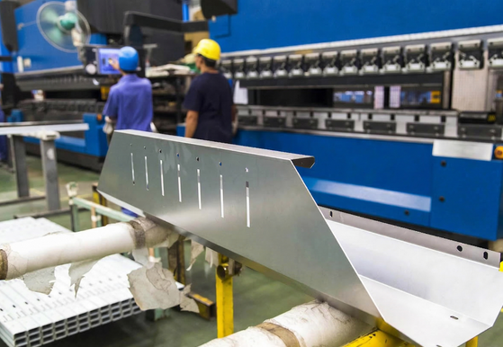 Corte e dobra industrial